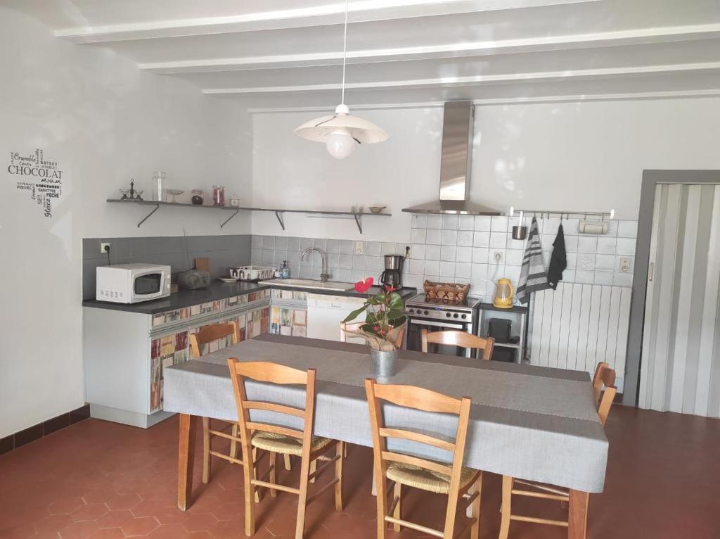 Gite Chez L'Oncle Jules Velesmes-Echevanne Zewnętrze zdjęcie